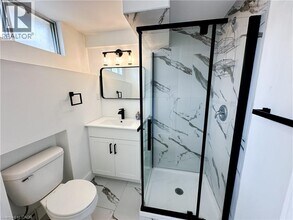 19 Elm Ridge Dr in Kitchener, ON - Building Photo - Building Photo