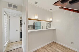 2627 Douglas Ave in Dallas, TX - Building Photo - Building Photo