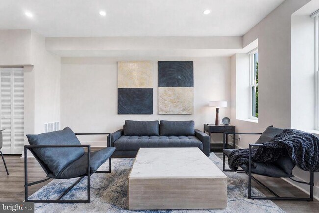 38 Randolph Pl NW