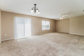 2845 Breezy Meadow Rd in Apopka, FL - Building Photo - Building Photo