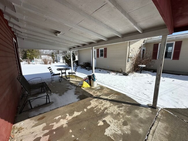 118 Central Ave in Keuka Park, NY - Foto de edificio - Building Photo