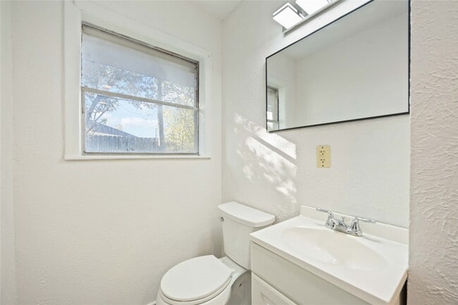 property at 3304 Bluefield Dr