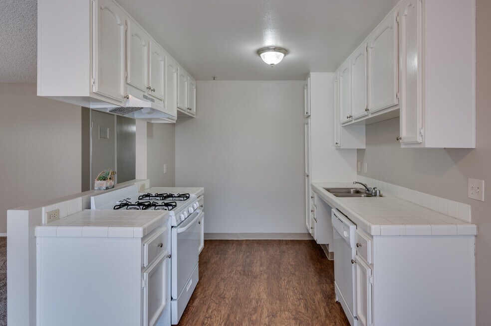 Imperial Park Apartments Brea, CA Apartments For Rent