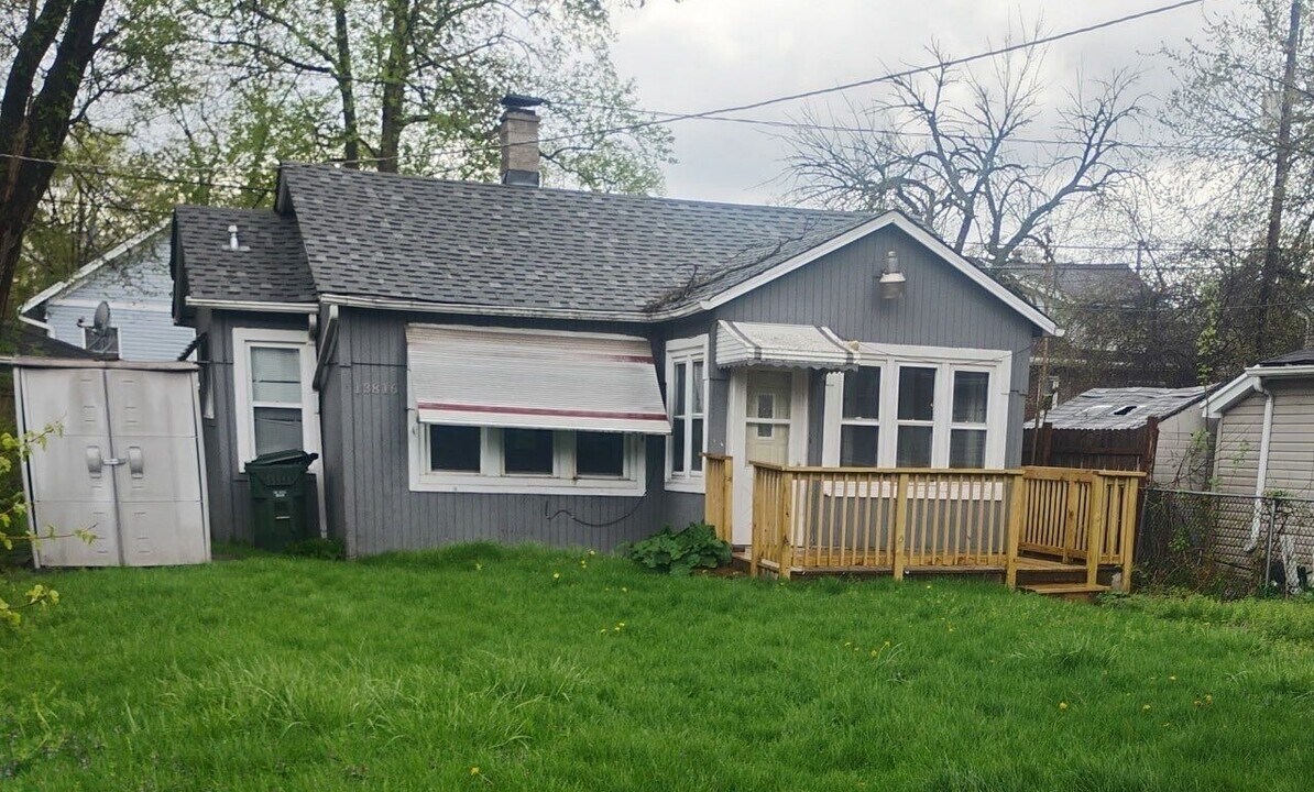13816 Park Ave in Dolton, IL - Building Photo