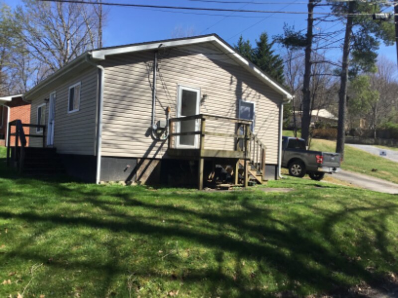 109 V I P Rd in Johnson City, TN - Foto de edificio