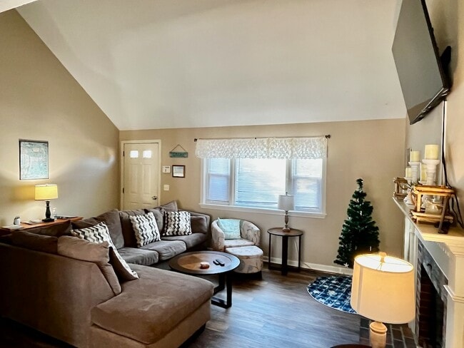 94 Cottonwood Ln in Centerville, MA - Building Photo - Building Photo