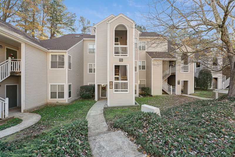 6011 Winterpointe Ln in Raleigh, NC - Building Photo