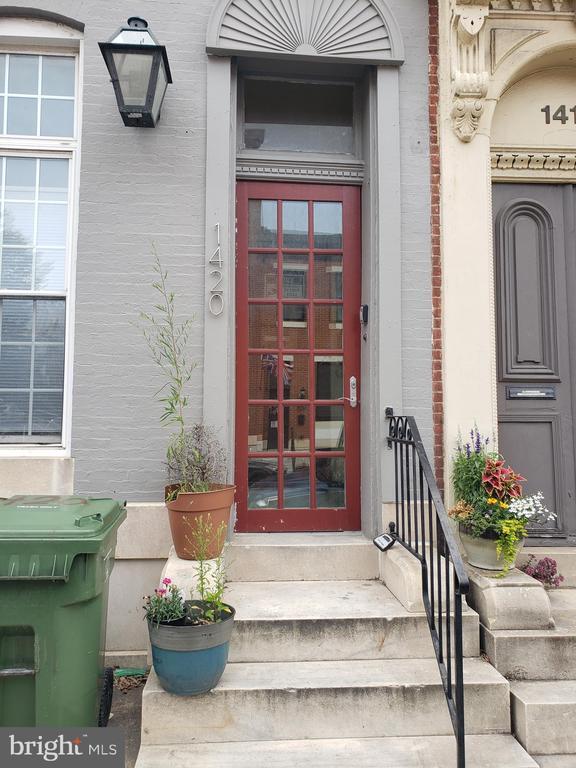 property at 1420 Light St