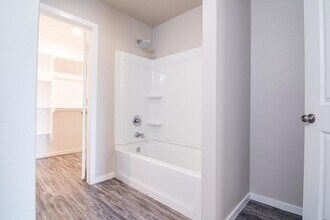 1902 Langford Ave in Lubbock, TX - Foto de edificio - Building Photo