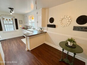 1445 Campbellsville Rd in Hodgenville, KY - Building Photo - Building Photo