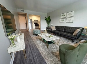 The Alexandra in Lexington, KY - Building Photo - Building Photo