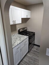 2 James Pl in Bloomington, IL - Building Photo - Building Photo