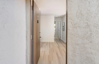 2742 Oak Rd in Walnut Creek, CA - Building Photo - Building Photo
