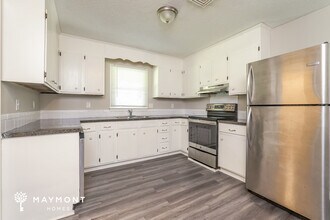 1670 Village Pl in Winston-Salem, NC - Building Photo - Building Photo