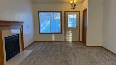 2755 Ranchview Ln N in Plymouth, MN - Building Photo - Building Photo