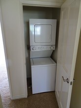 2301 Roscomare Rd in Los Angeles, CA - Building Photo - Building Photo