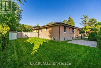 447 Taylor Mills Dr S in Richmond Hill, ON - Building Photo - Building Photo