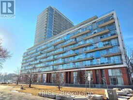 90 Stadium Rd in Toronto, ON - Building Photo
