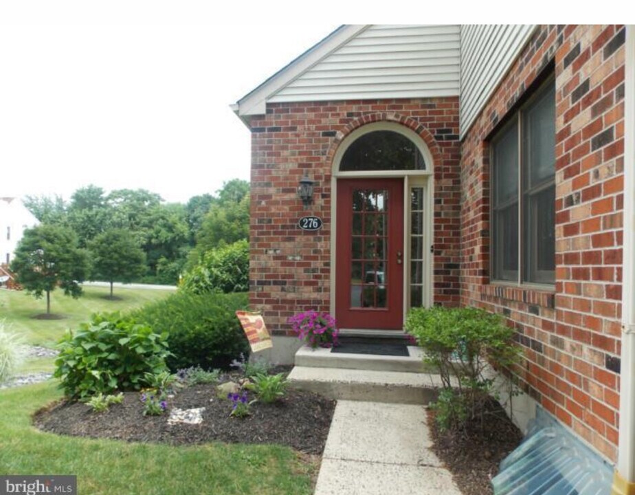 276 Stone Ridge Dr in Eagleville, PA - Building Photo