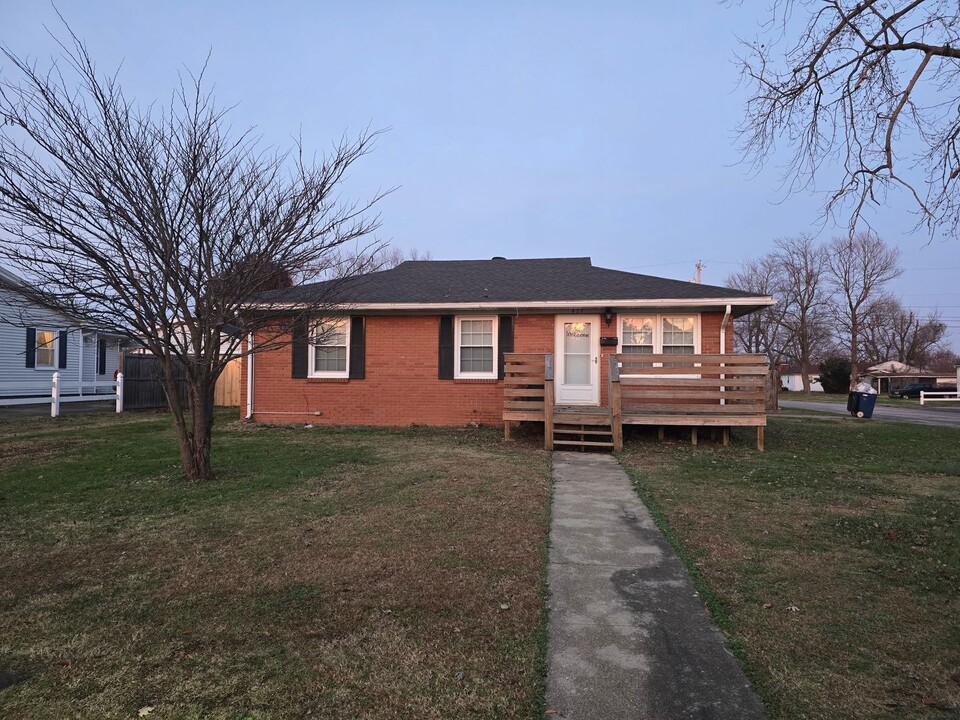 917 Christopher Greenup Dr in Owensboro, KY - Building Photo