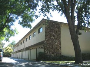 Laurel Glen Townhouse Apartments in Walnut Creek, CA - Building Photo - Building Photo