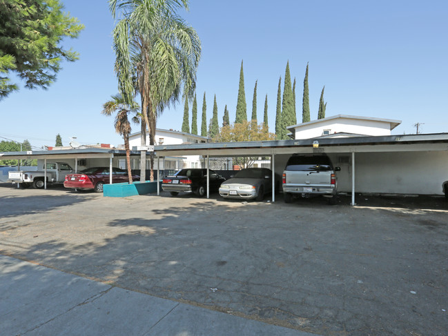 4301 E Sierra Madre Ave in Fresno, CA - Building Photo - Building Photo