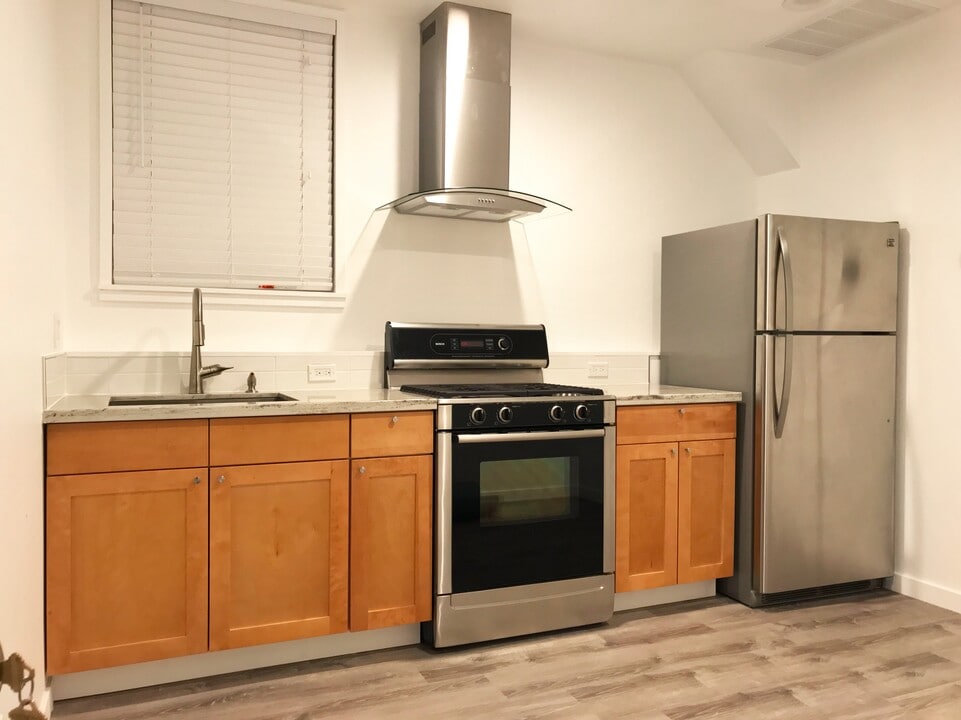 925A Southgate Avenue in Daly City, CA - Building Photo