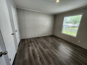 85 W Arizona in Belleville, MI - Building Photo - Building Photo