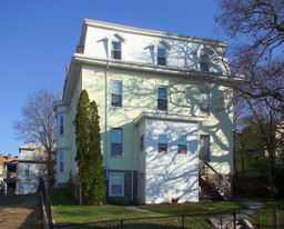 372 Pine St in Fall River, MA - Building Photo