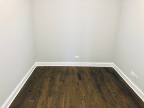 2642 W Luther St in Chicago, IL - Building Photo - Building Photo