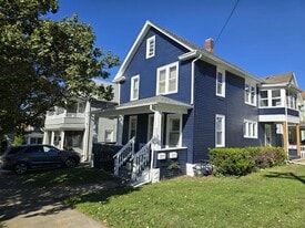 326 Superior St in Aurora, IL - Building Photo