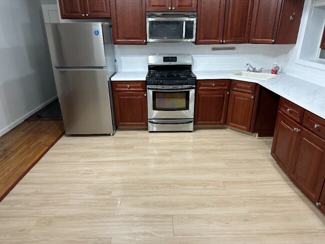 66 Gautier Ave in Jersey City, NJ - Building Photo - Building Photo