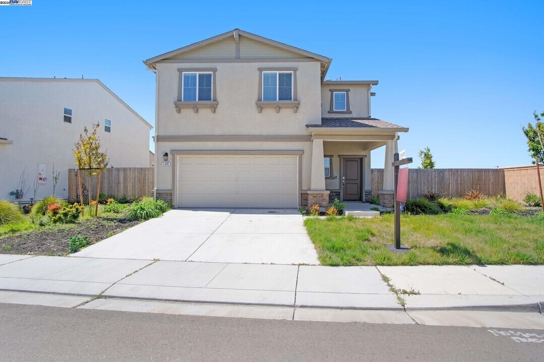 1491 Dorona Ln in Manteca, CA - Building Photo