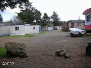 Rt. 101 in Gleneden Beach, OR - Building Photo - Building Photo