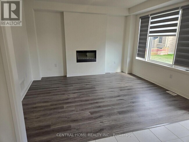 46 Copperhill Hts in Barrie, ON - Building Photo - Building Photo