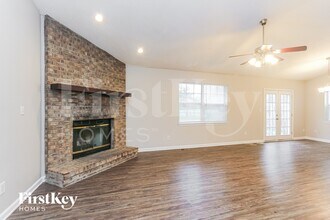 2835 Greenview Way in Indianapolis, IN - Foto de edificio - Building Photo