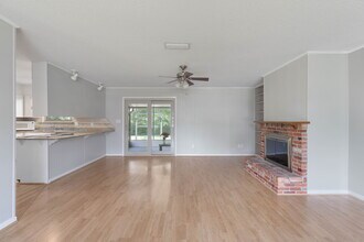 38 Sharilyn Dr in Shalimar, FL - Building Photo - Building Photo