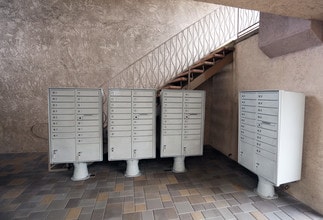 The 5800 Apartment Homes in Lakewood, CA - Foto de edificio - Interior Photo