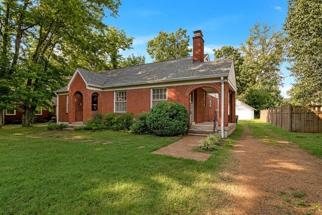 311 Lauderdale Rd in Nashville, TN - Building Photo - Building Photo