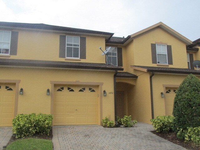 1430 Retreat View Cir in Sanford, FL - Building Photo