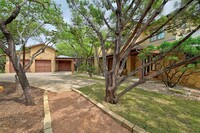 16009 Pontevedra Pl in Bee Cave, TX - Foto de edificio - Building Photo