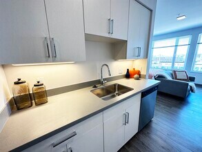 409 Elm St in Manchester, NH - Building Photo - Building Photo