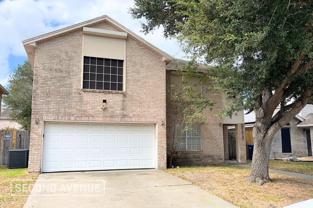 7613 Timber Crest Dr in Corpus Christi, TX - Foto de edificio