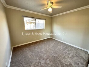 5464 Lime Ave in Long Beach, CA - Building Photo - Building Photo