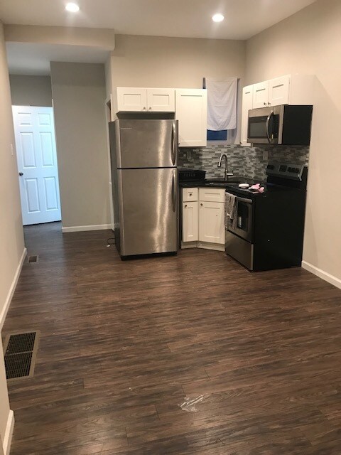 151 E Lehigh Ave in Philadelphia, PA - Building Photo
