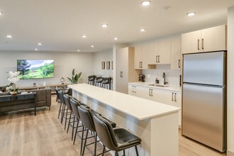Central in Kelowna, BC - Building Photo - Interior Photo
