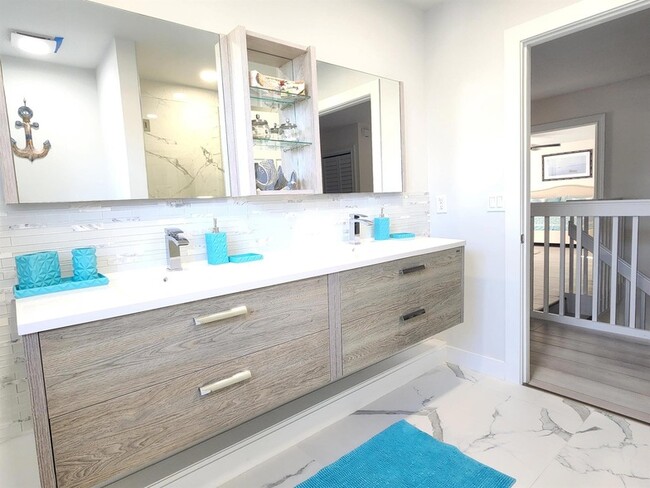property at 1851 Corsica Dr