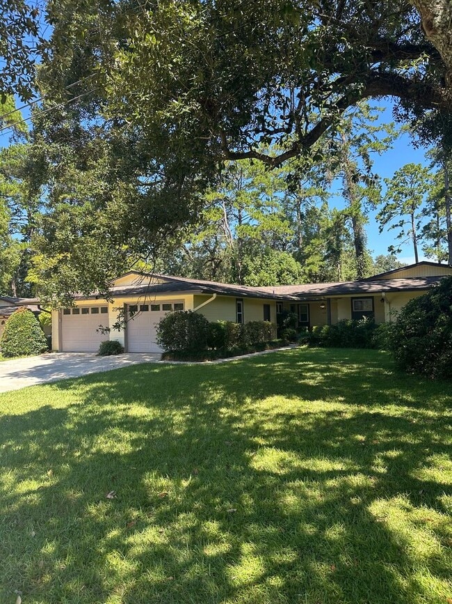 property at 254 S Villas Ct