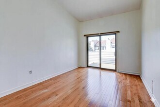 816 Topsail Ln in Secaucus, NJ - Building Photo - Building Photo