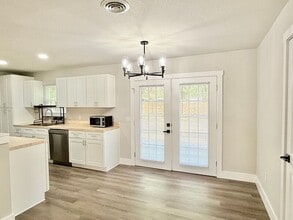 6509 Julia Dr in Milton, FL - Foto de edificio - Building Photo